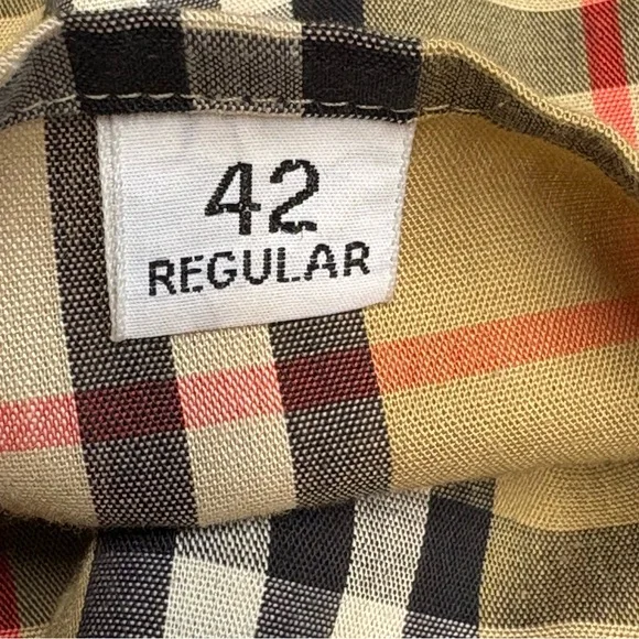 Burberry trench coat. - Picture 11 of 16